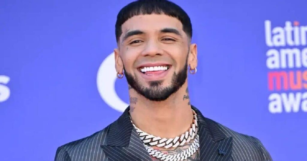 Anuel AA es intervenido en una operación