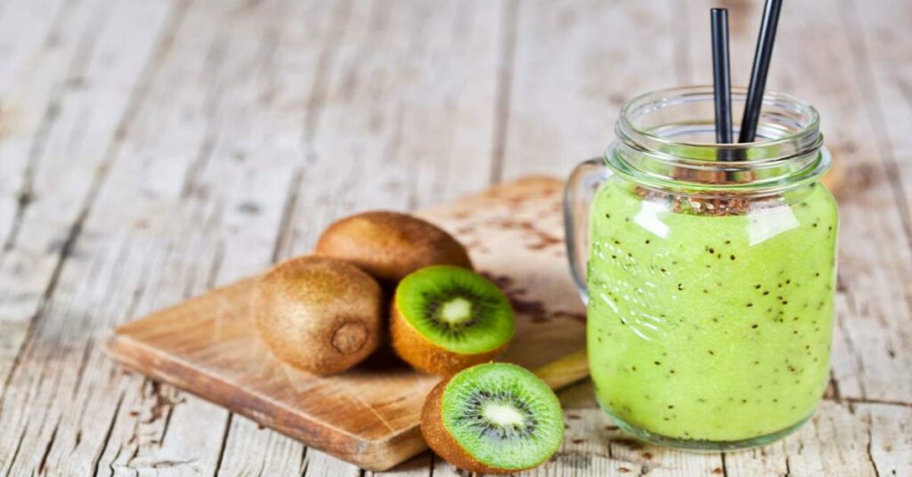 Batido de kiwi, rúcula y avena