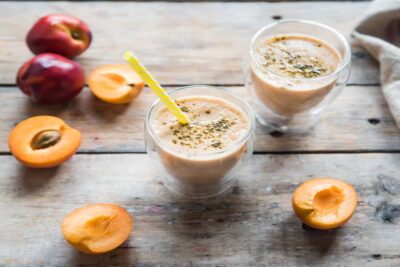 batido de melocotón y yogur