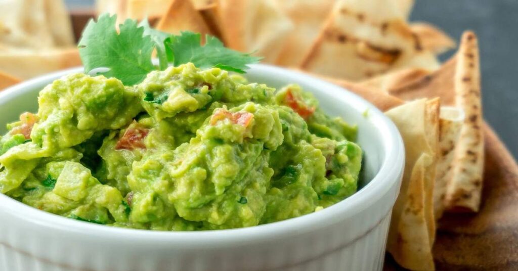 guacamole con tostadas