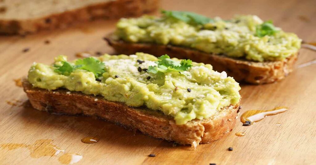 guacamole con tostadas