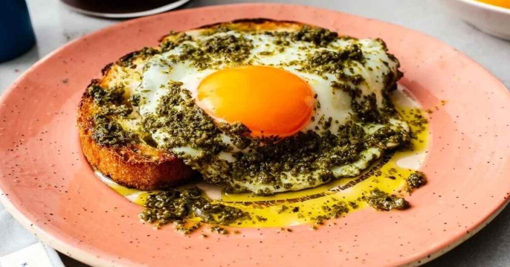 huevos con pesto