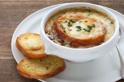 sopa de cebolla