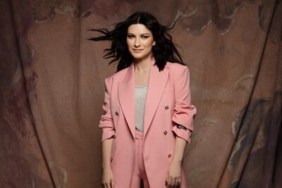 Laura Pausini ruega a fanáticos que no le hagan más regalos...