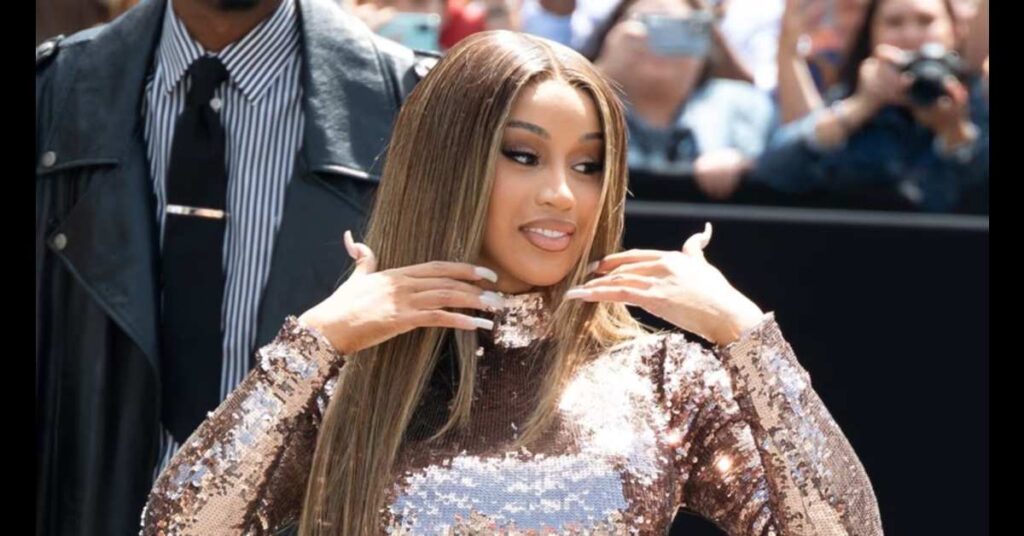 Cardi B responde a críticas
