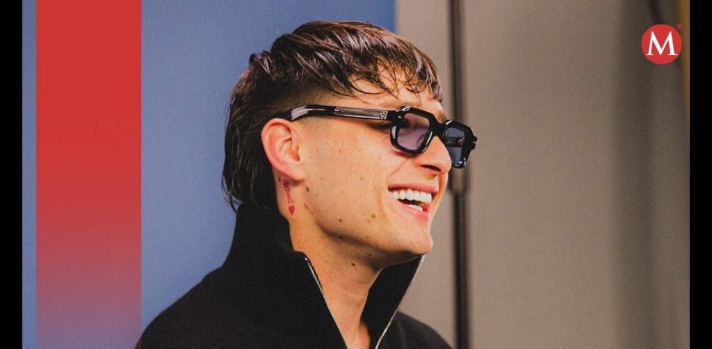 nuevo look de Peso Pluma es legendario